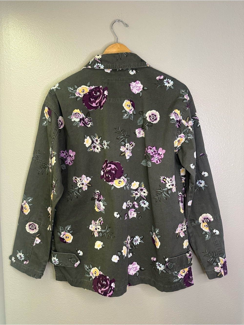 Levi Strauss and Co. Floral Utility Jacket Distressed Front Hem Cotton Pockets - Picture 3 of 7